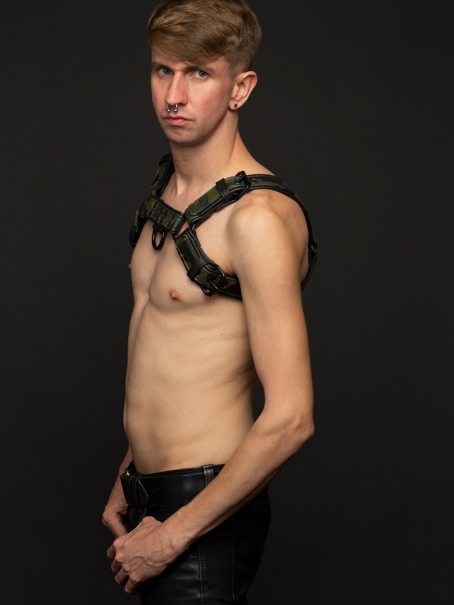 Military Harness mit Paspel und Schnalle