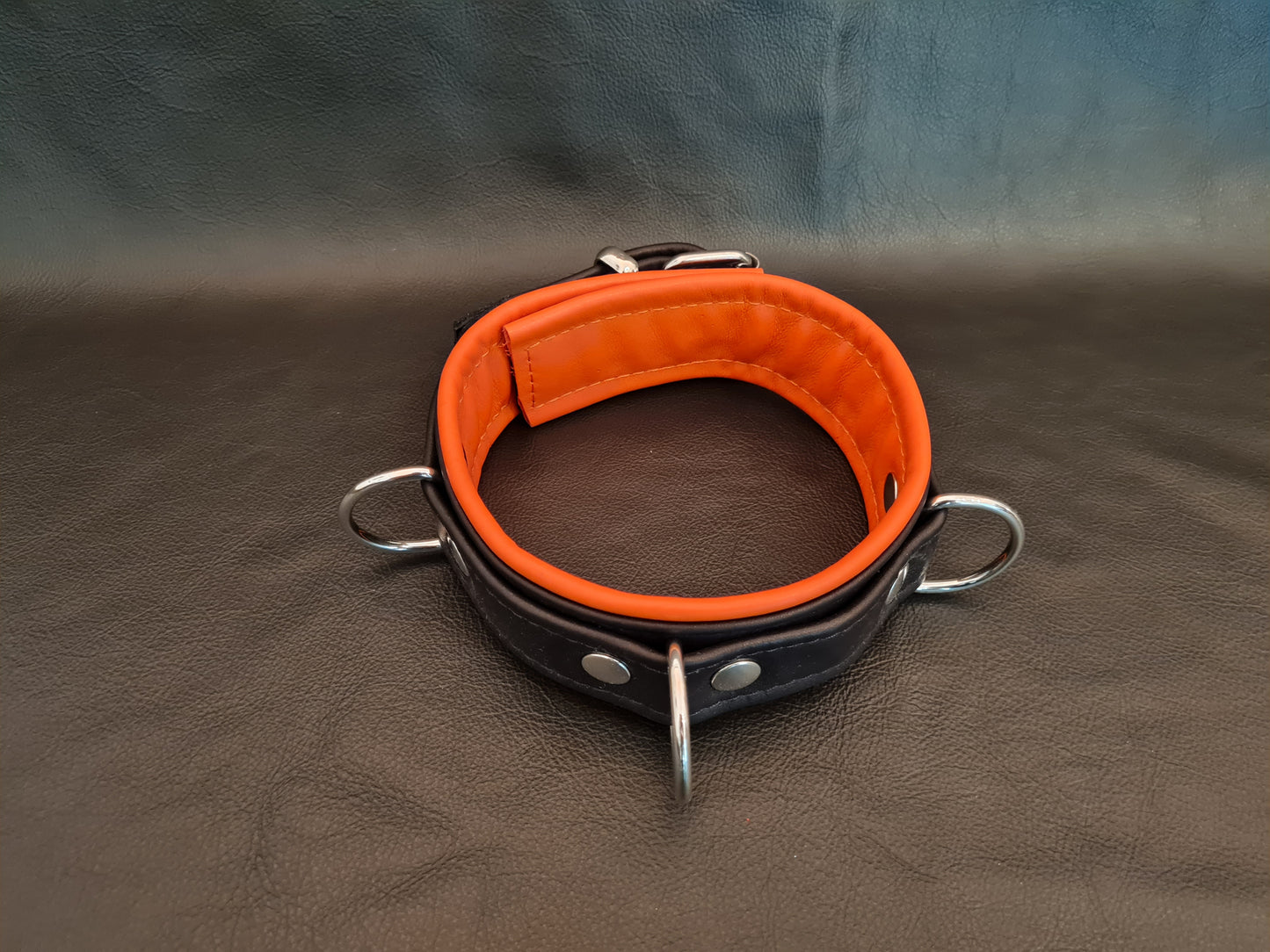Halsband mit Paspel