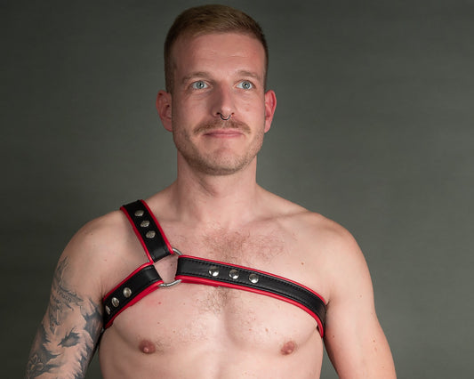 Gladiator-Harness mit Paspel und Druckknopf