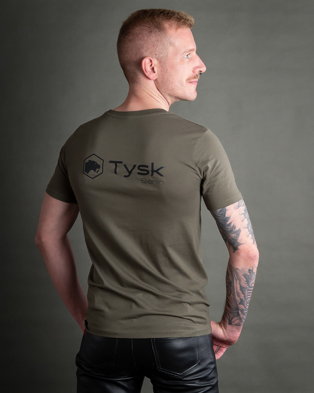 T-Shirt mit kleinem Tysk-Logo