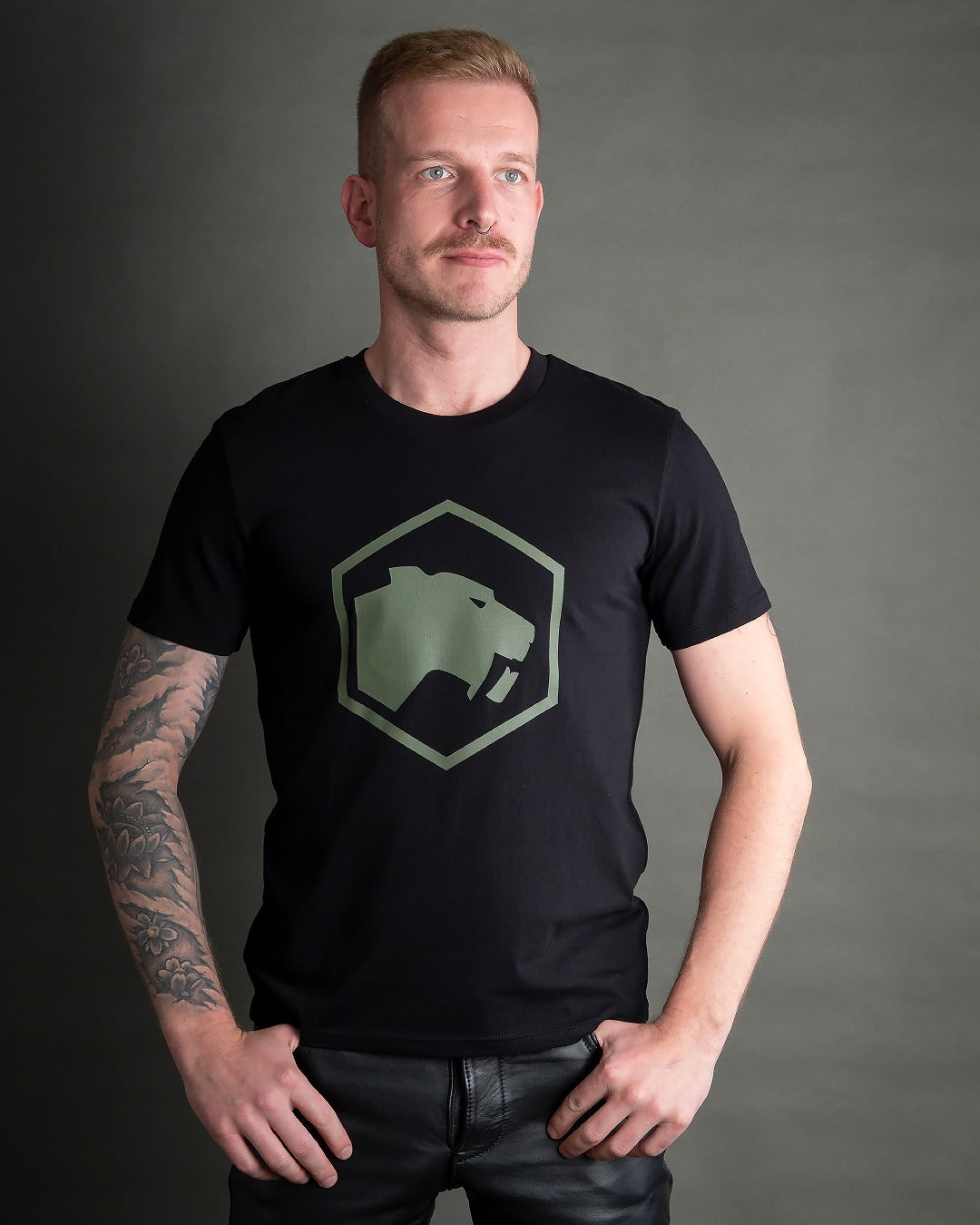 T-Shirt mit großem Tysk-Logo
