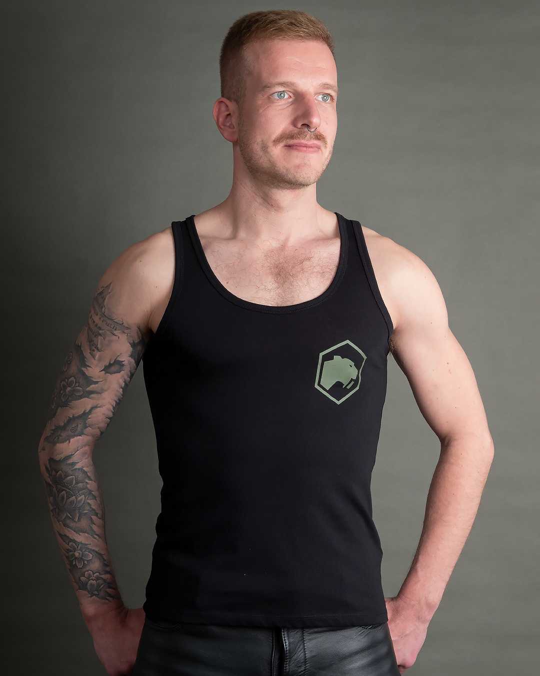 Tank Top schwarz mit kleinem Logo